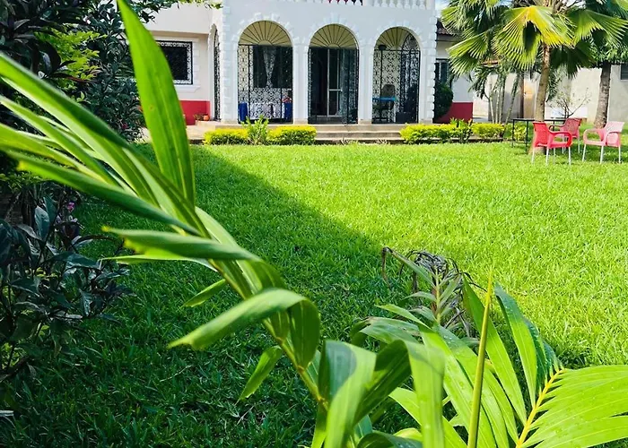 Akogo House - BnB , Hostel, Backpackers&Volunteer Center
