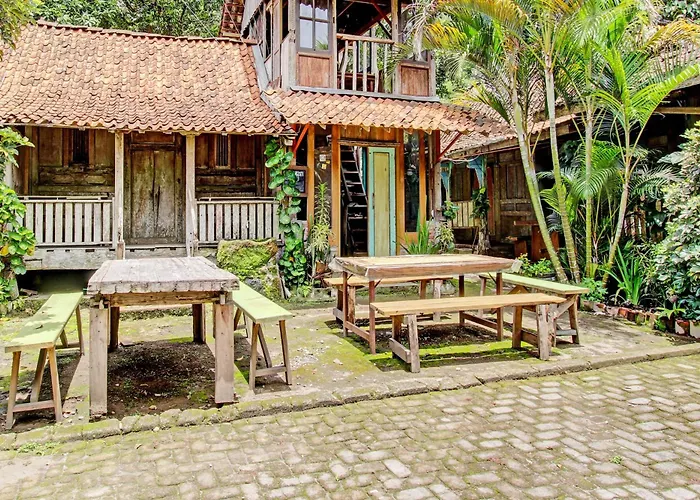 Hotel O Omah Baturan Syariah