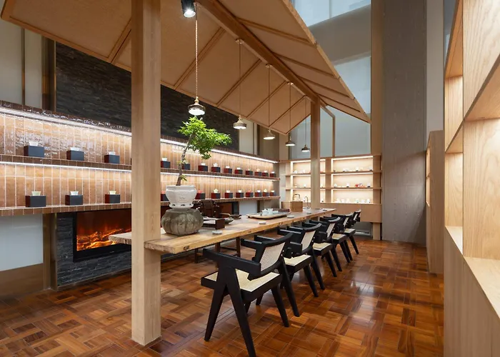 Echarm Plus Hotel - Jingdezhen Taoxichuan