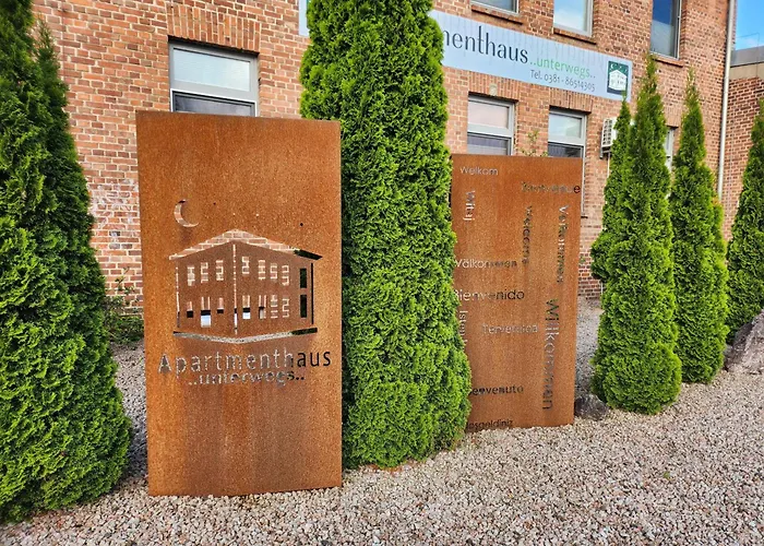 Unterwegs ins Apartmenthaus ehemalige Apartmenthaus Unterwegs