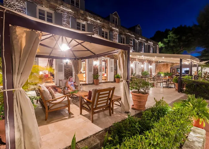 Admiral's Inn&Gunpowder Suites