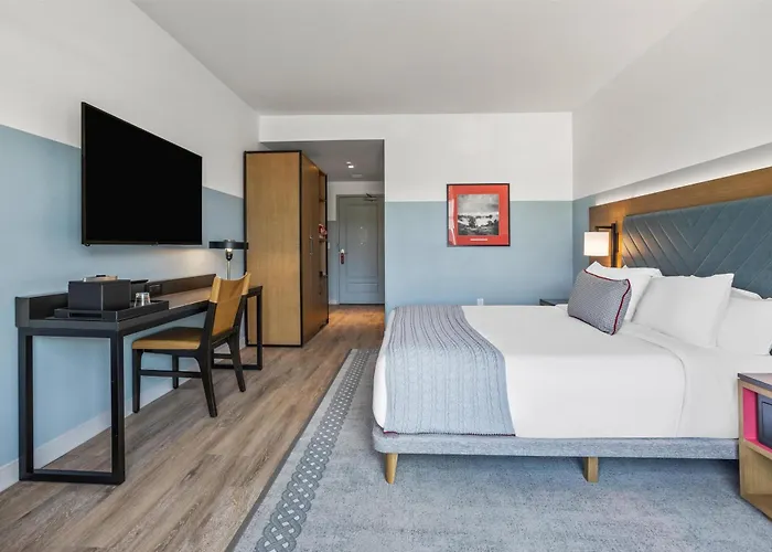 The Highlander At Radford, Tapestry Collection By Hilton