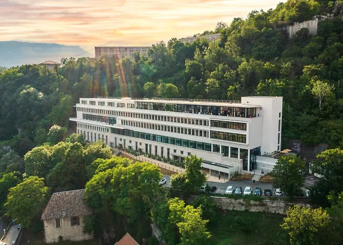 The Babel Community Hotel - Grenoble Bastille