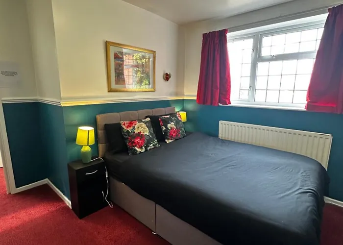 Barons Court Hotel