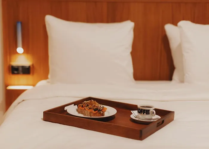 Man Met Bril Koffie Hotel