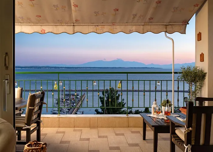 Apartment With Marina View