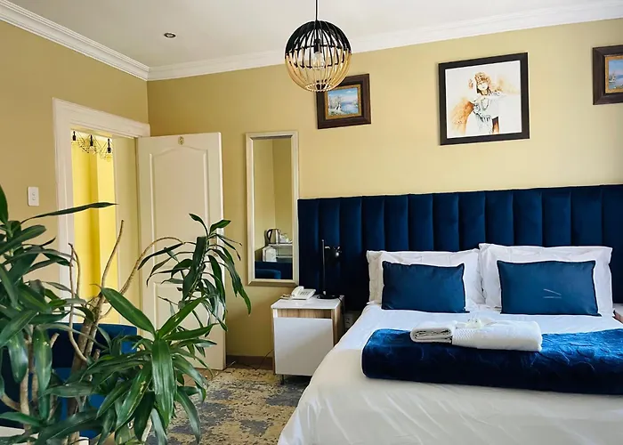 Henry George Hotel