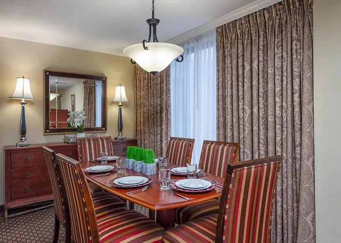 Clarion Collection Hotel Arlington Court Suites