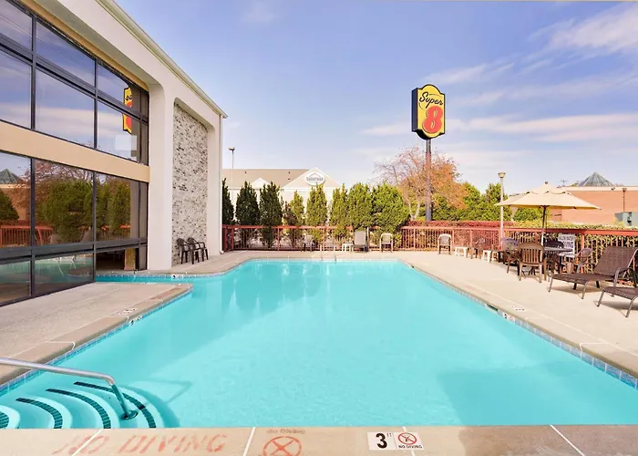 Super 8 By Wyndham Hermitage Nashville
