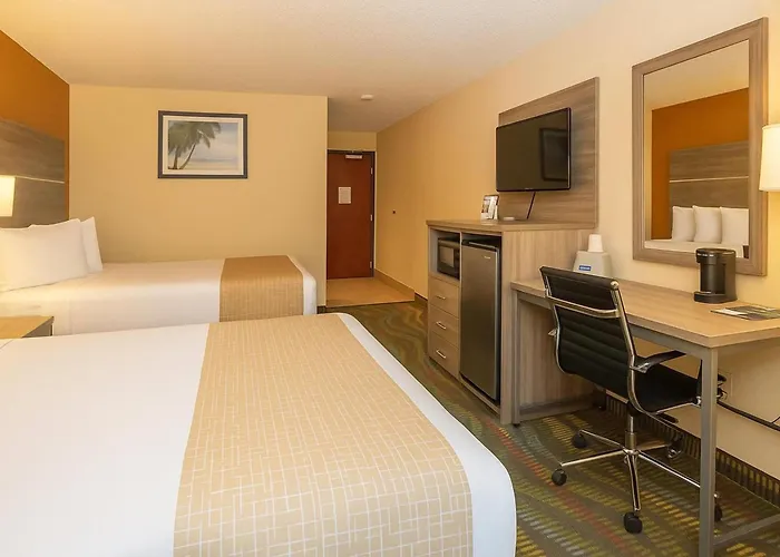 Travelodge By Wyndham Muskegon