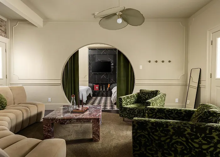 Hotel Julie