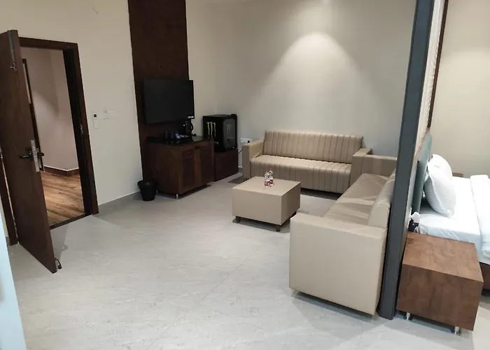 Comfortstay Luxury Rooms