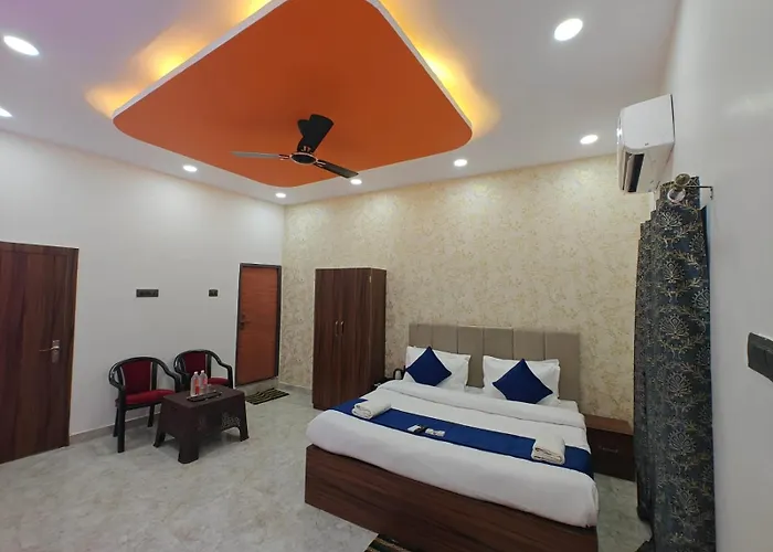 Hotel The R L Palace - "A Luxurious Hotel" 900 Meters From Ram Mandir Ayodhya