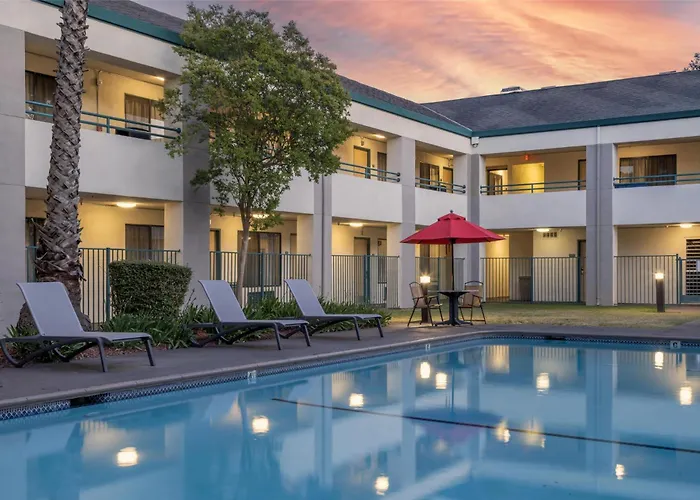 Best Western Heritage Inn