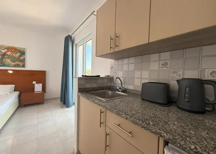 Elga Hotel & Apartments