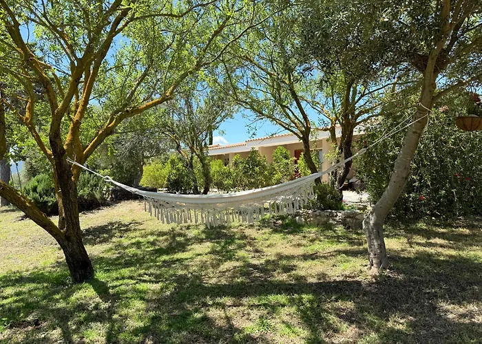 Green Hotel "I Mandorli Di Dommos"