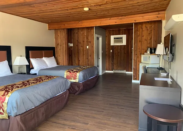 Motels in Golden