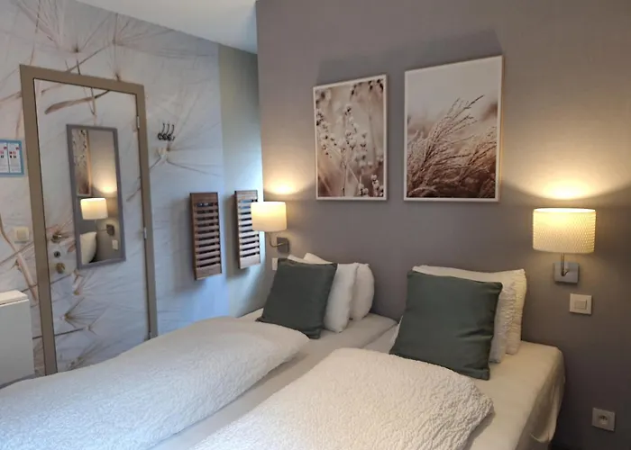 Casa-Cosi, Tourist & Business Suites & Flats With Reserved Parking Included, Private Sauna Available