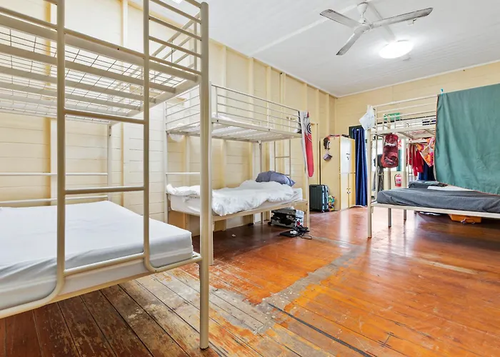 Mangoes Backpacker Hostel&Farmstay