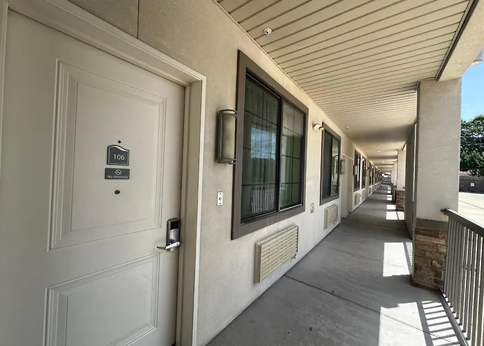 Scottish Inn And Suites