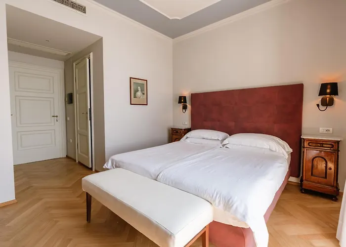 Hotels in Gardone Riviera