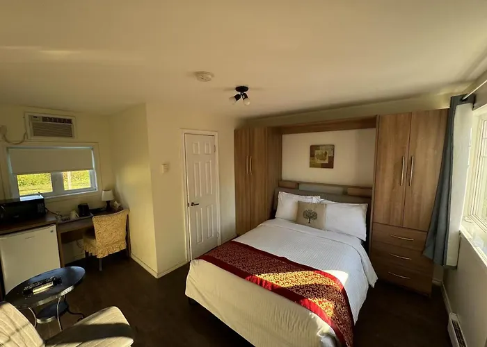 Longueuil Hotels