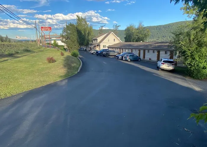 Williams Lake Motels