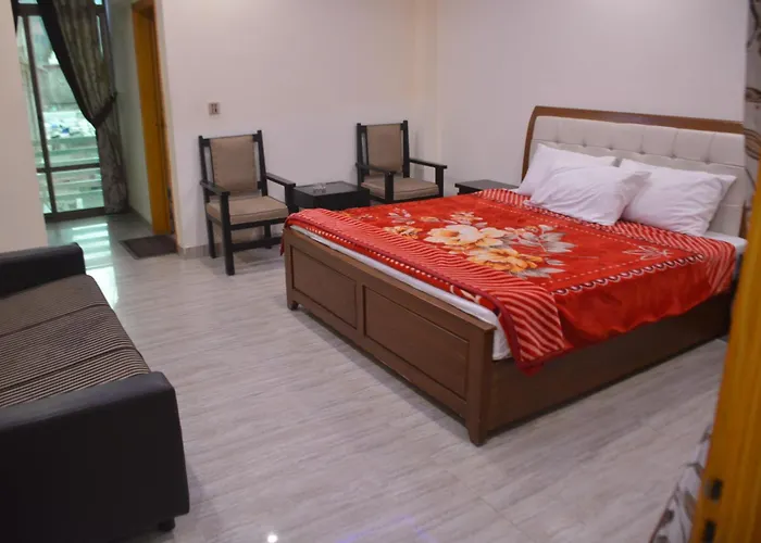 Hotel Rock Star, Naran