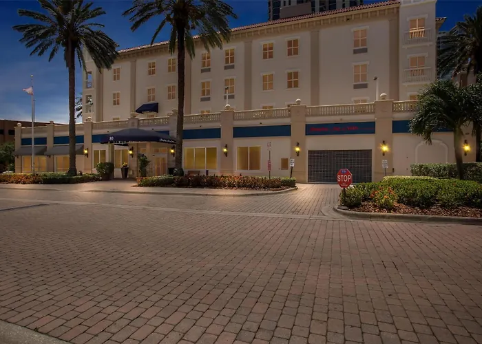 Hampton Inn & Suites St. Petersburg/Downtown