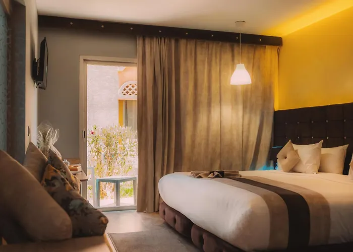 RS Hotel Karam Palace