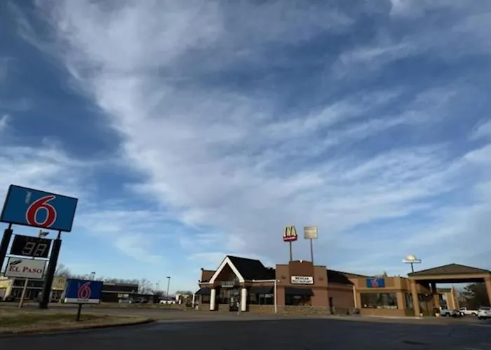 Motel 6-Clarksville, Tn