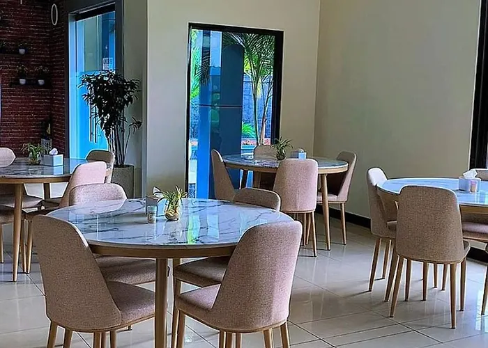 Crown Hotel Pangandaran