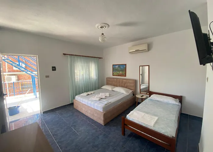 Llambro Rooms