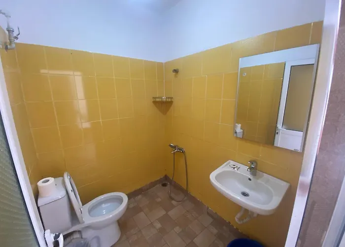 Llambro Rooms