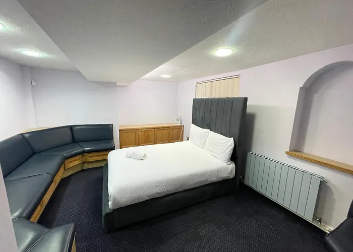 Tch Lodge - Bolton