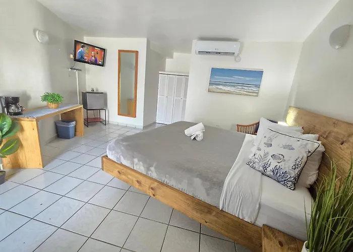 Nautilus By La Jamaca Hotels-Downtown La Parguera