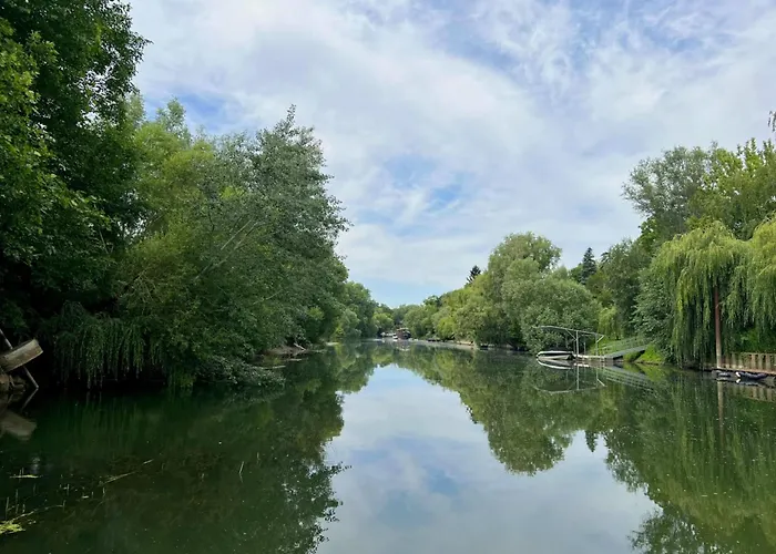 L'Escale Royale Poissy Ile De Migneaux - Seine