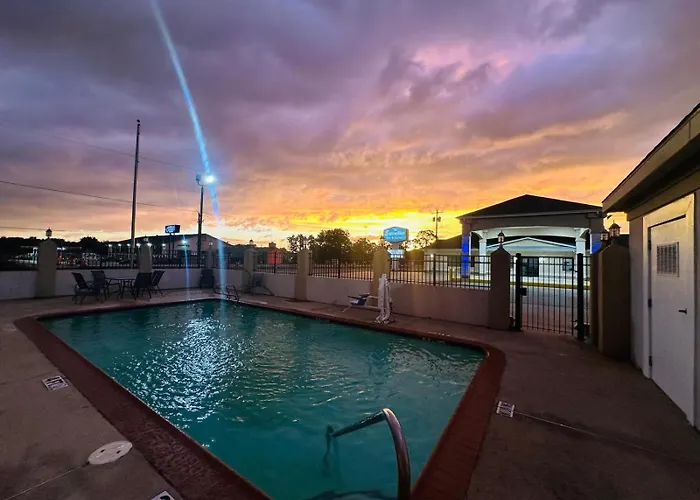 Executive Inn & Suites West Columbia
