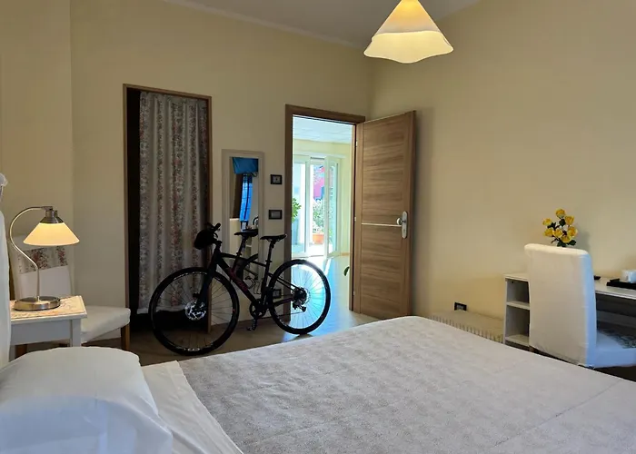 Eremes Rooms & Apartments