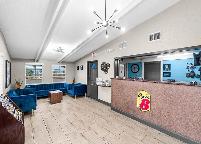 Lantana Motels