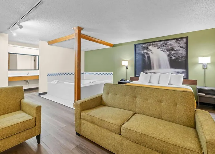 Super 8 By Wyndham Watertown Wi