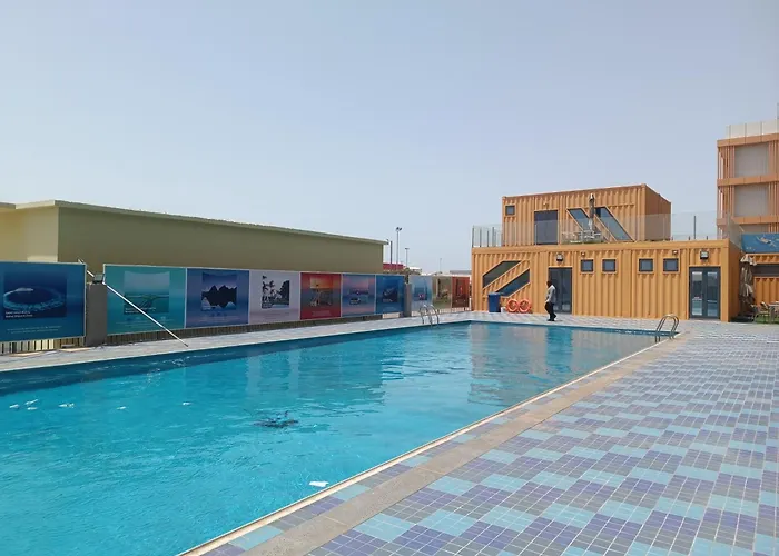 Escale International Hotel