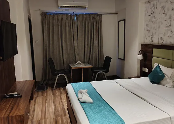 Hotel Candor Amigo Airoli Mind Space