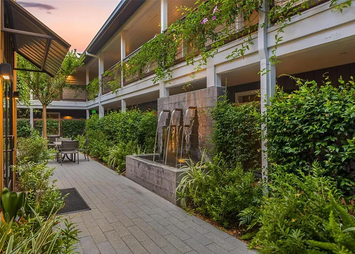 Best Western Plus Stevenson Manor