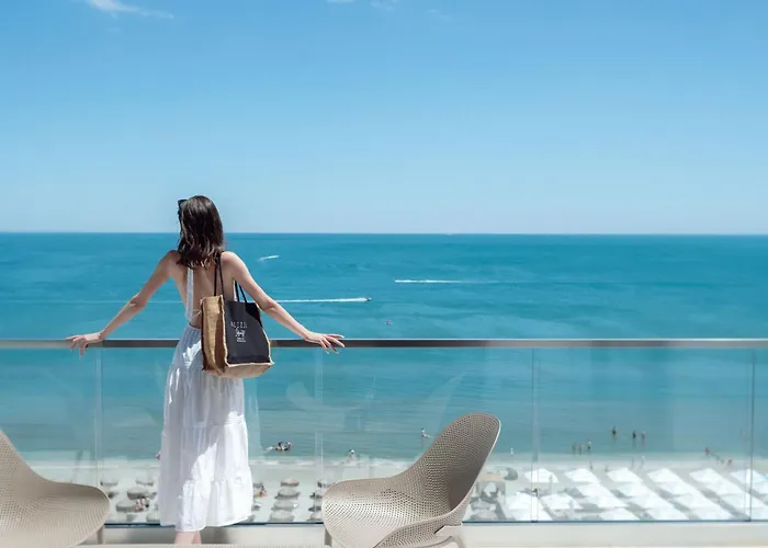Alezzi Infinity Aparthotel & Spa