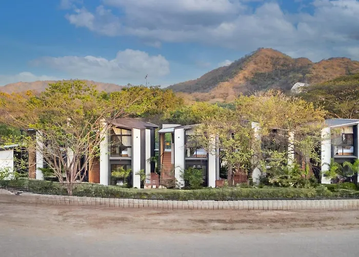The Bungalows Flamingo - 10 Unit Boutique Hotel