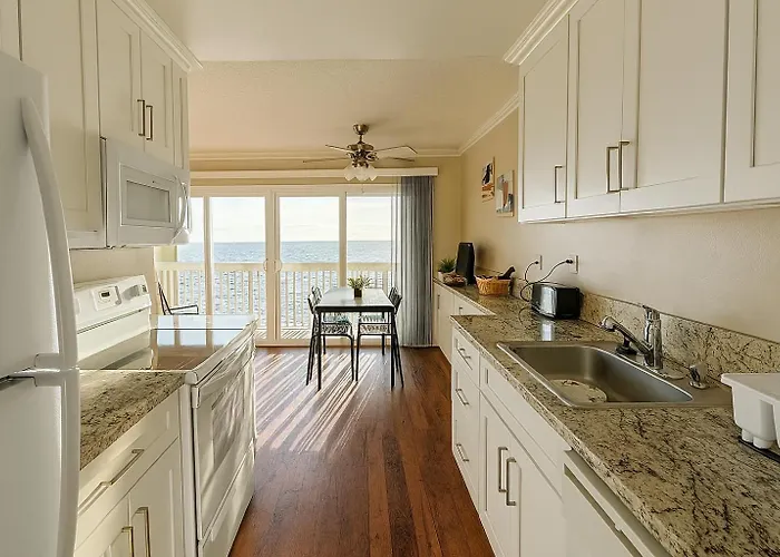 Ocean Haven Beachfront Getaway By Redondo Pier