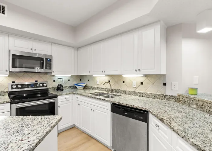 Windward Pointe Condominiums