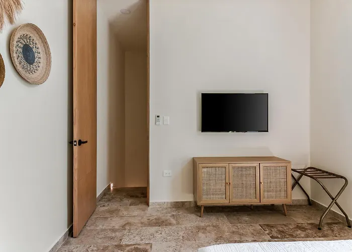 Florita 39 Boutique Hotel Breakfast & Beach Club Included