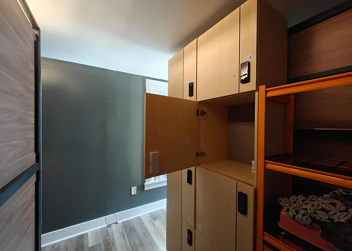 I Street Capsule Hostel
